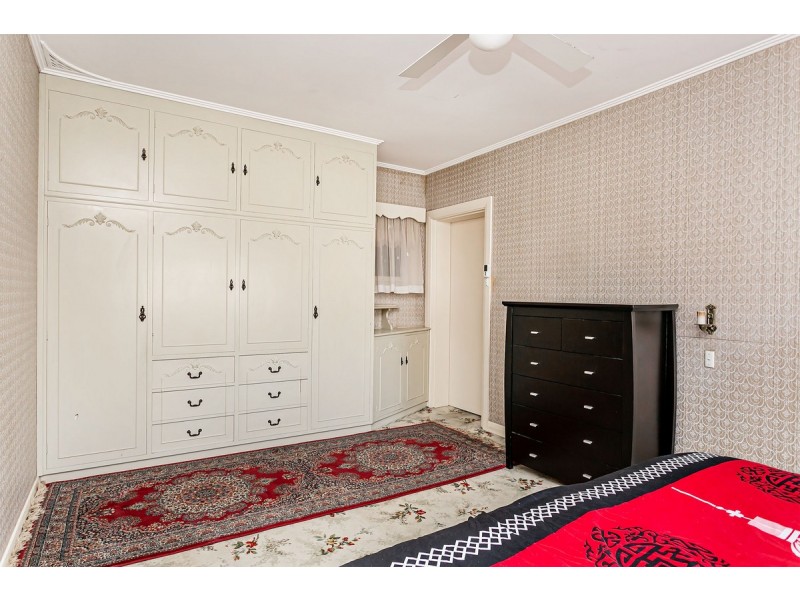 1 Doncaster Avenue, Novar Gardens SA 5040