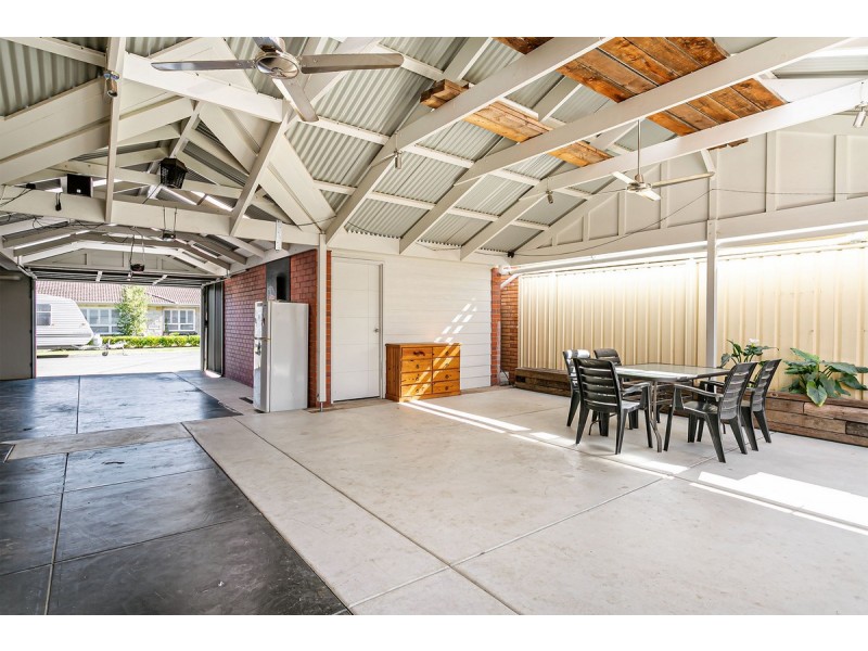 1 Doncaster Avenue, Novar Gardens SA 5040