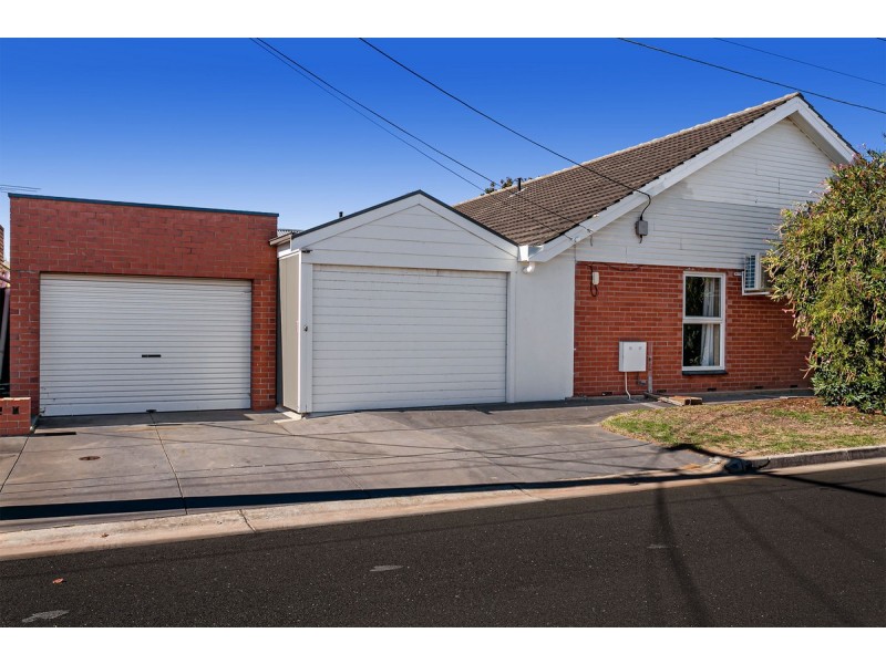 1 Doncaster Avenue, Novar Gardens SA 5040