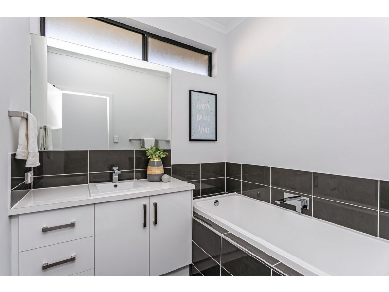 87a Maple Avenue, Royal Park SA 5014