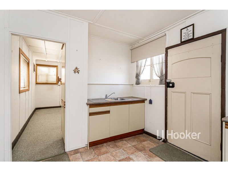 2/6 Seaview Road, West Beach SA 5024