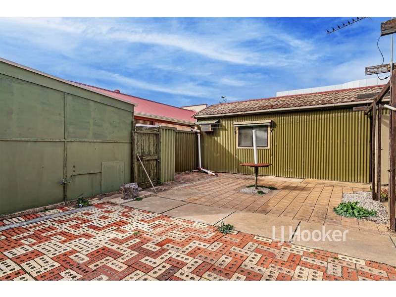 2/6 Seaview Road, West Beach SA 5024