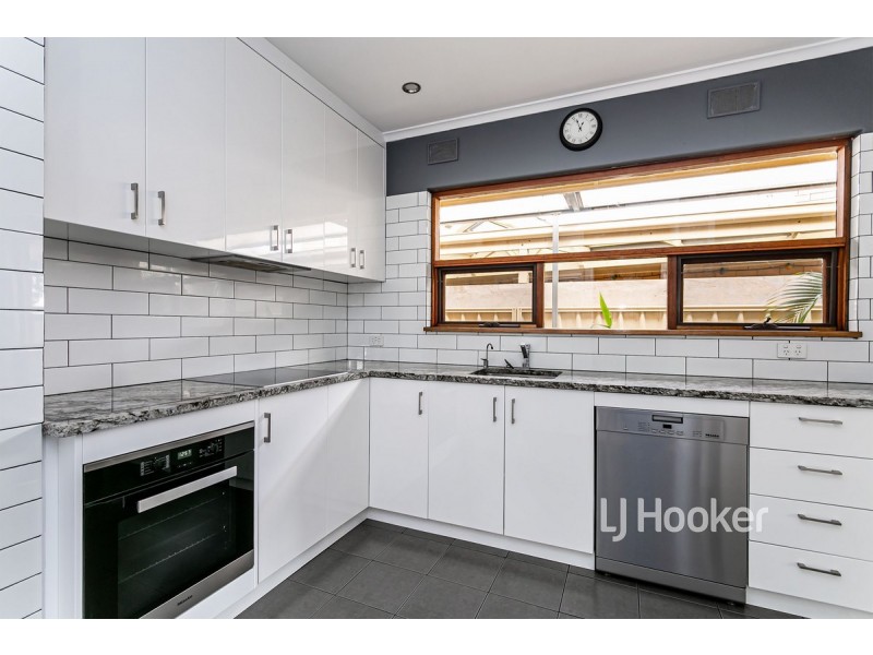 12 Zephyr Grove, Semaphore Park SA 5019