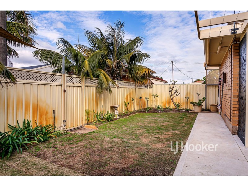 12 Zephyr Grove, Semaphore Park SA 5019