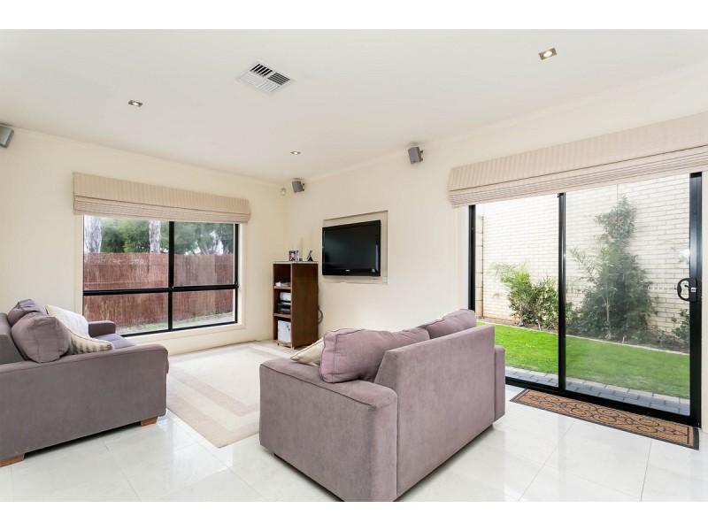 21 Boyd Crescent, West Lakes Shore SA 5020