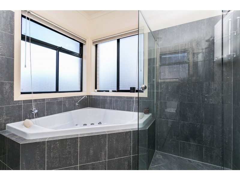 21 Boyd Crescent, West Lakes Shore SA 5020