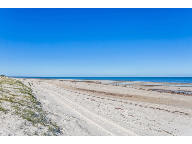 2/2 Sandpiper Place, West Lakes Shore SA 5020