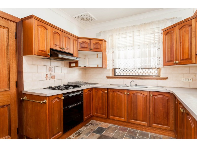 23 Raymond Avenue, Seaton SA 5023