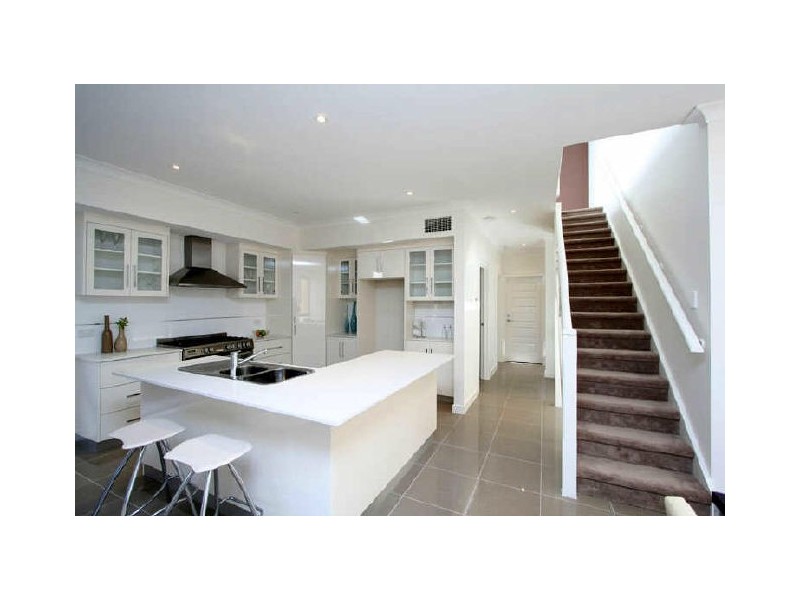 9 Gosse Ave, Glenelg North SA 5045