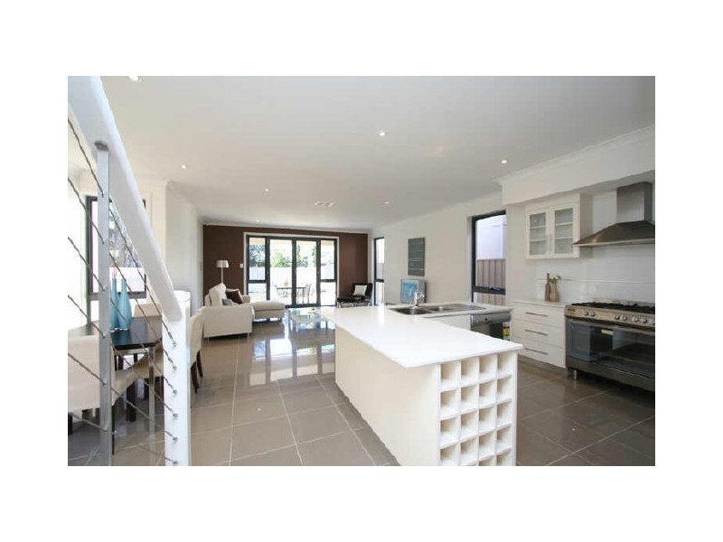 9 Gosse Ave, Glenelg North SA 5045