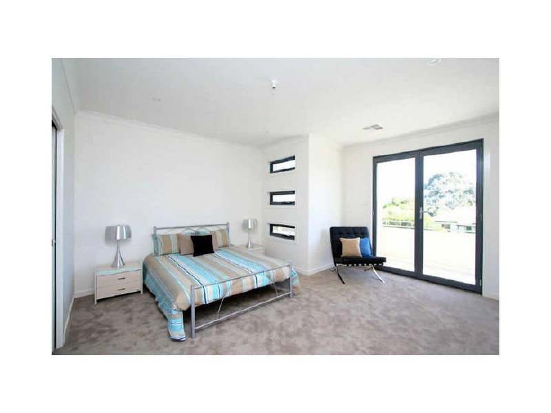 9 Gosse Ave, Glenelg North SA 5045