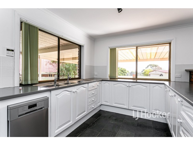 71a Coomurra Drive, Salisbury Heights SA 5109