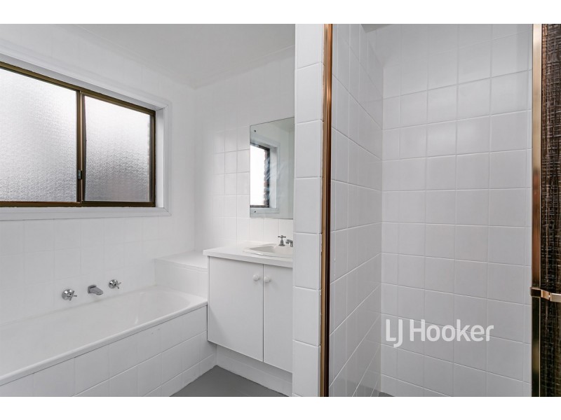 71a Coomurra Drive, Salisbury Heights SA 5109