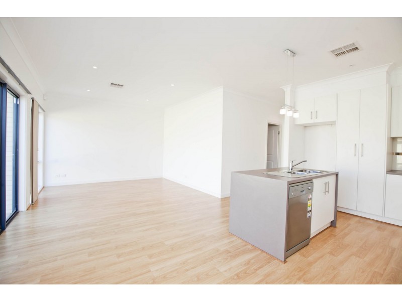 2/7 Minna Terrace, Semaphore Park SA 5019