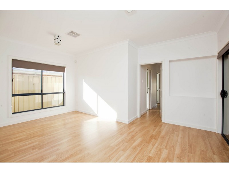 2/7 Minna Terrace, Semaphore Park SA 5019