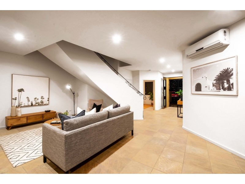 12 Gulf Point Drive, North Haven SA 5018