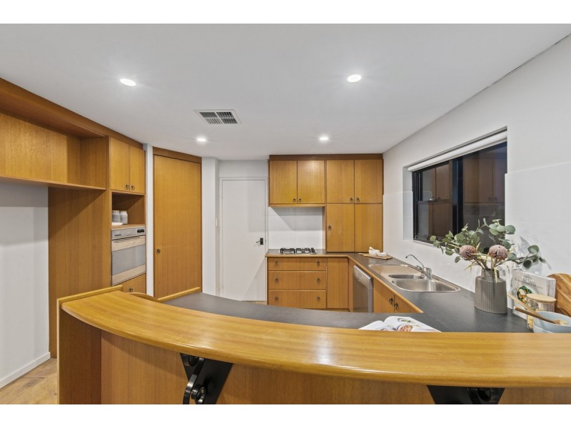 12 Gulf Point Drive, North Haven SA 5018