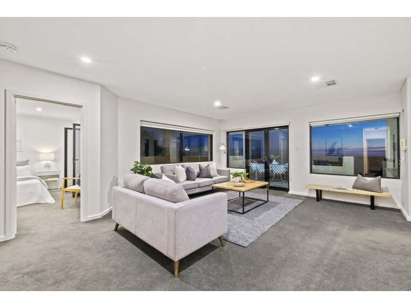 12 Gulf Point Drive, North Haven SA 5018