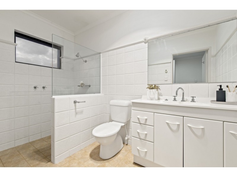 12 Gulf Point Drive, North Haven SA 5018