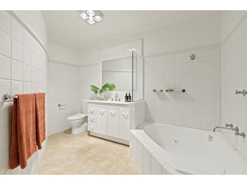 12 Gulf Point Drive, North Haven SA 5018