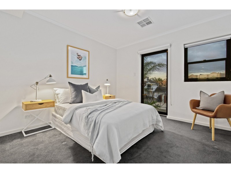 12 Gulf Point Drive, North Haven SA 5018