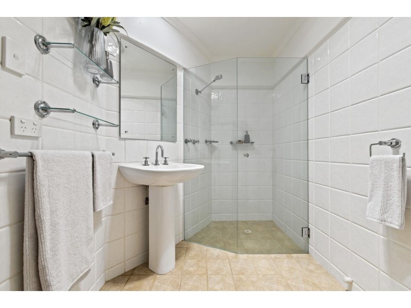 12 Gulf Point Drive, North Haven SA 5018