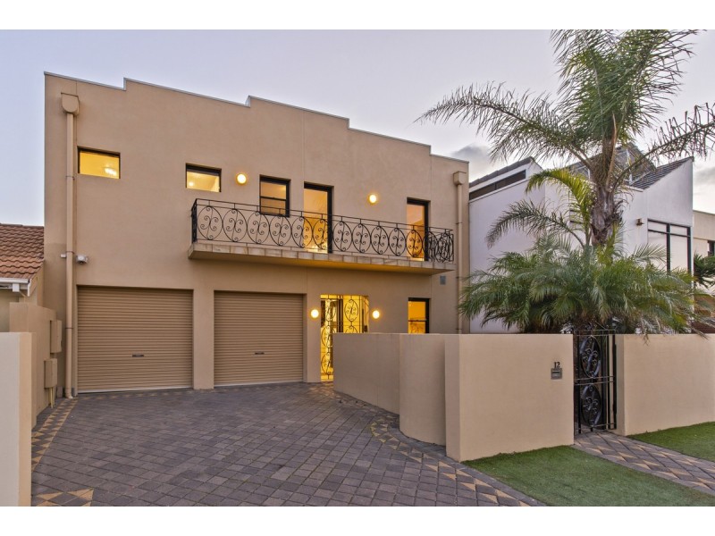 12 Gulf Point Drive, North Haven SA 5018