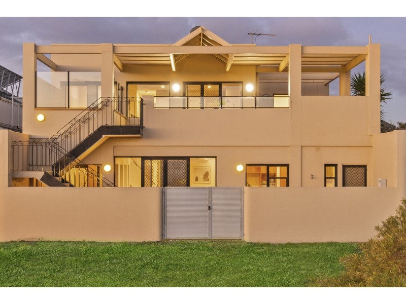 12 Gulf Point Drive, North Haven SA 5018