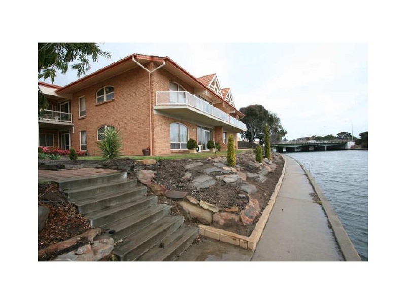 8/10 Sunrise Court, West Lakes SA 5021