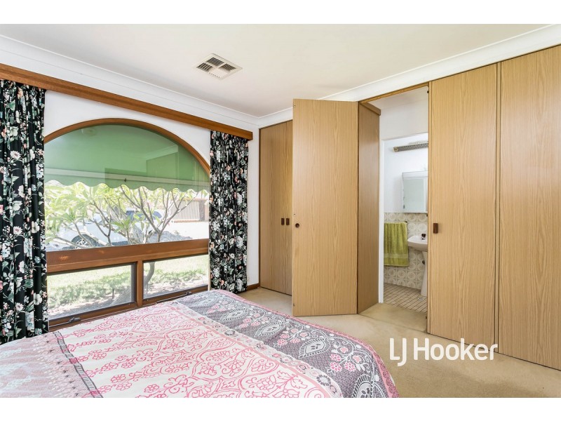 2 Laver Crescent, West Lakes Shore SA 5020