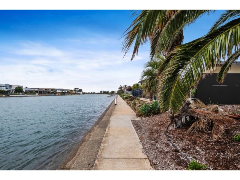 13 Antigua Grove, West Lakes SA 5021