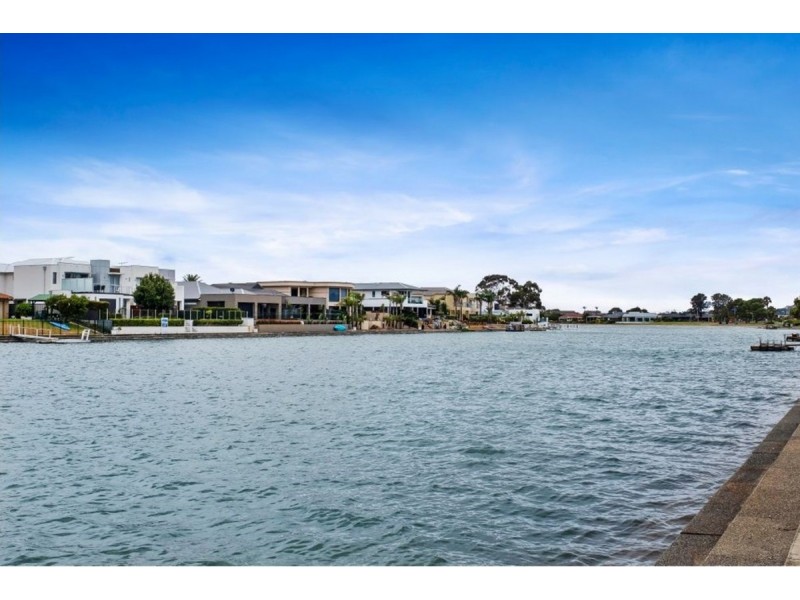 13 Antigua Grove, West Lakes SA 5021