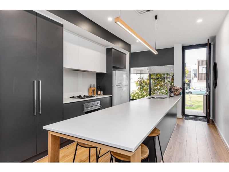 18 Symon Lane, West Lakes SA 5021