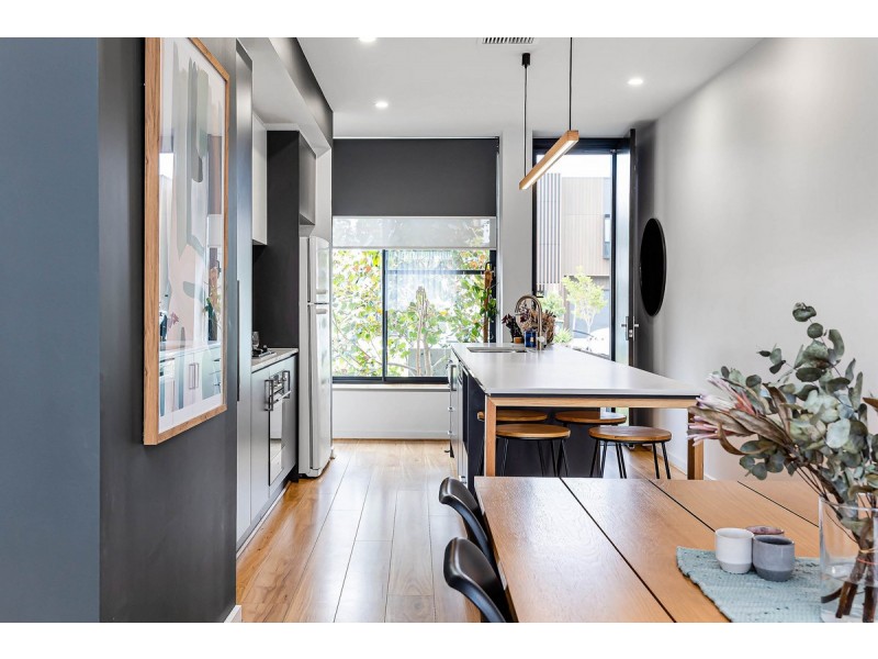 18 Symon Lane, West Lakes SA 5021