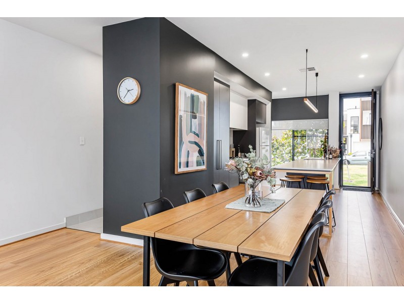 18 Symon Lane, West Lakes SA 5021