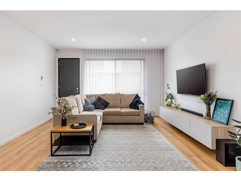 18 Symon Lane, West Lakes SA 5021