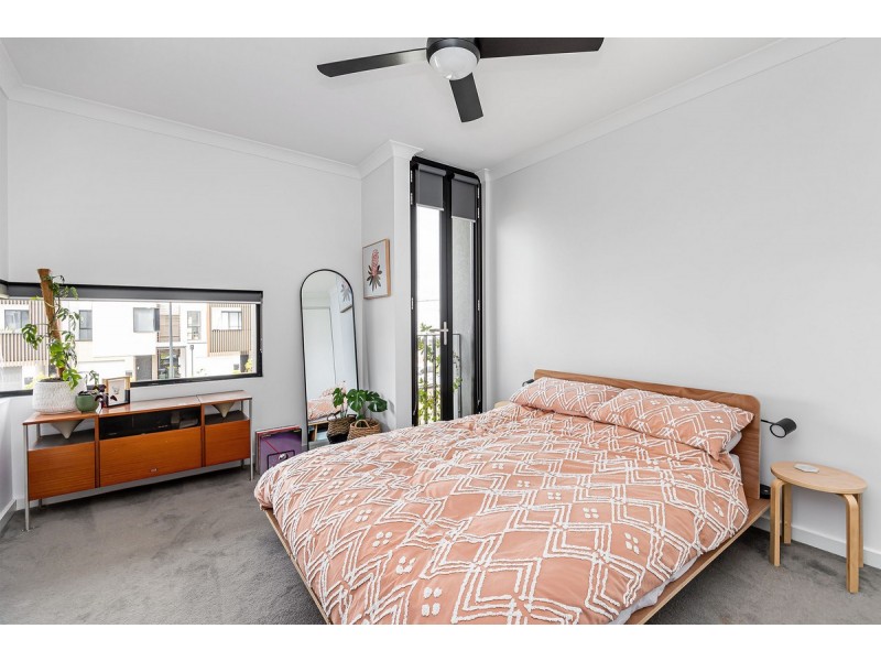 18 Symon Lane, West Lakes SA 5021