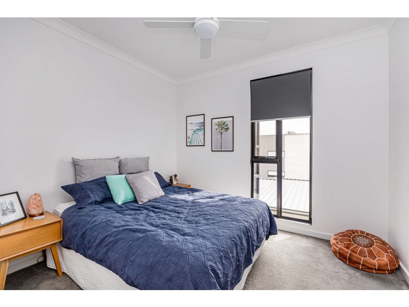 18 Symon Lane, West Lakes SA 5021