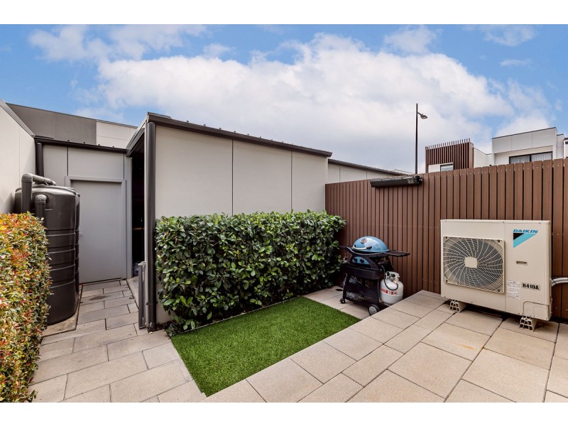 18 Symon Lane, West Lakes SA 5021