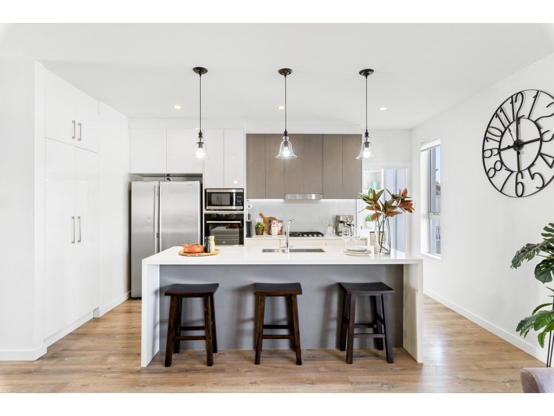 1a Greenfield Crescent, West Lakes Shore SA 5020