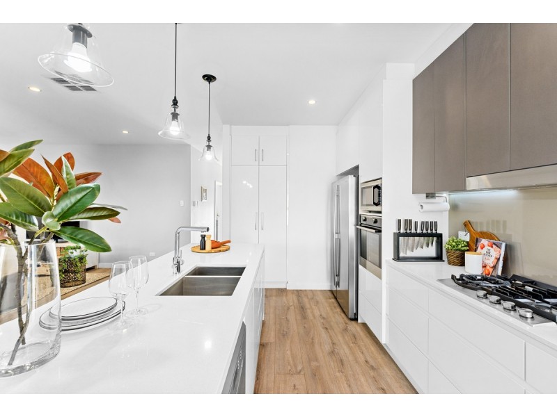 1a Greenfield Crescent, West Lakes Shore SA 5020