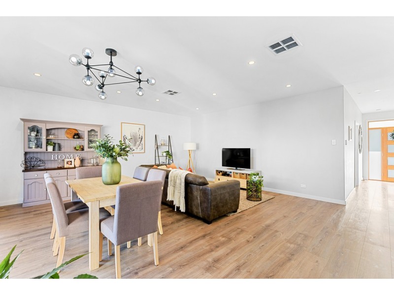 1a Greenfield Crescent, West Lakes Shore SA 5020