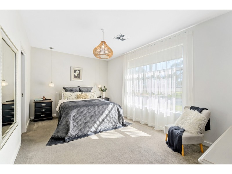 1a Greenfield Crescent, West Lakes Shore SA 5020