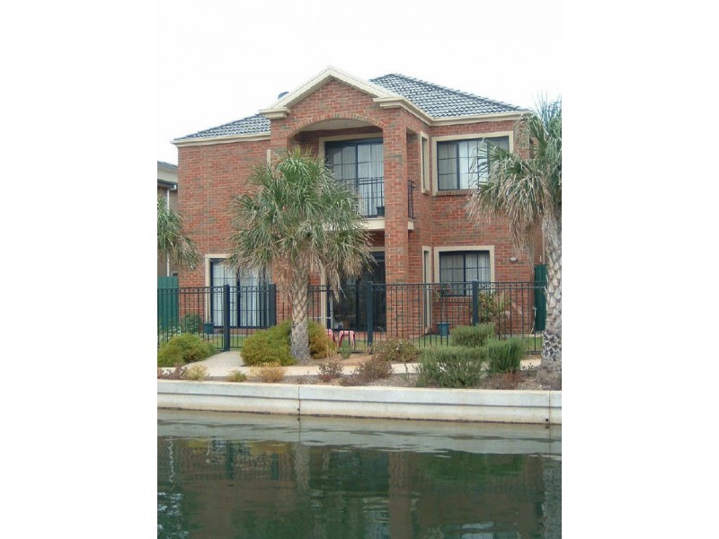 9 Azores Court, Mawson Lakes SA 5095