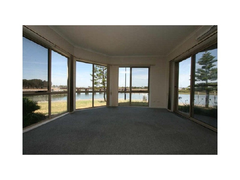 2/31 Formby Crescent, Port Adelaide SA 5015