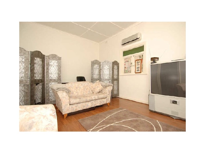 64 Seventh Avenue, St Peters SA 5069