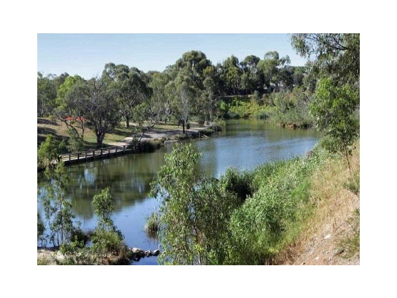 64 Seventh Avenue, St Peters SA 5069