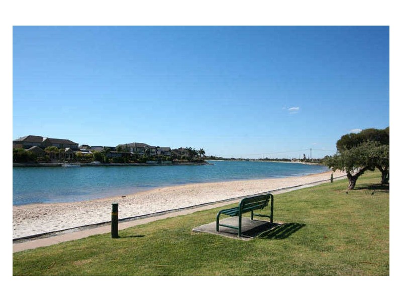 1/16 Settlers Drive, West Lakes SA 5021