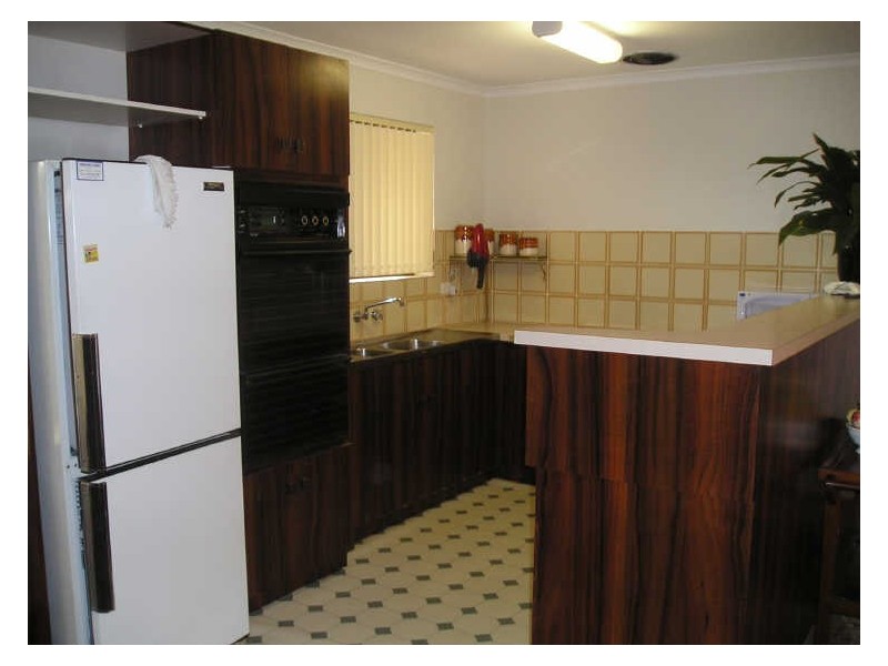 1/16 Settlers Drive, West Lakes SA 5021