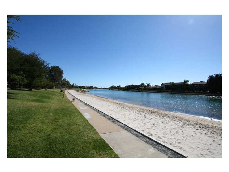 1/16 Settlers Drive, West Lakes SA 5021